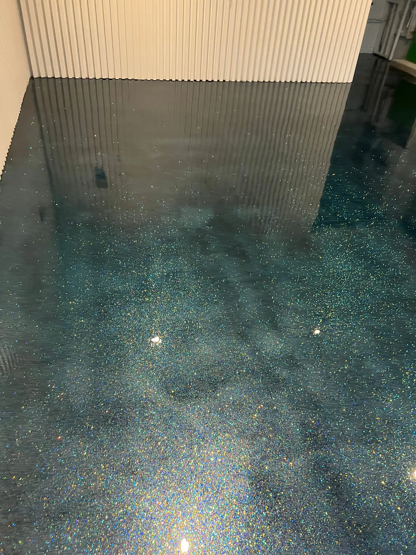 Metallic epoxy floor