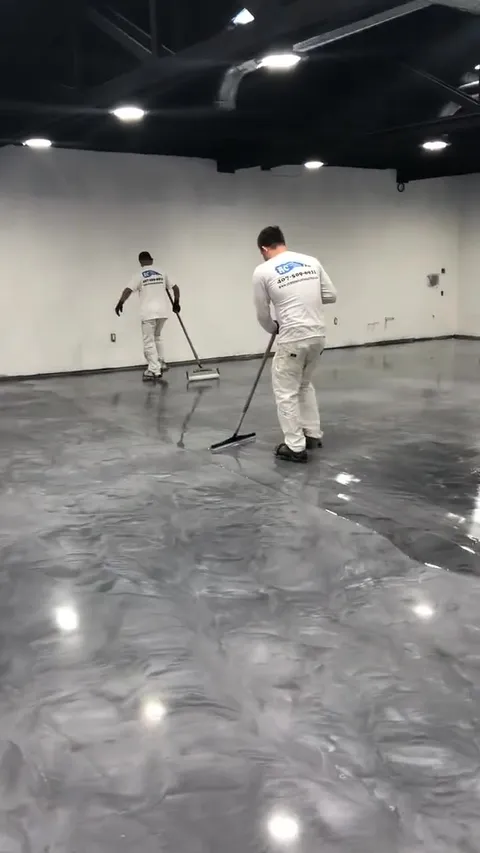 Metallic floor application